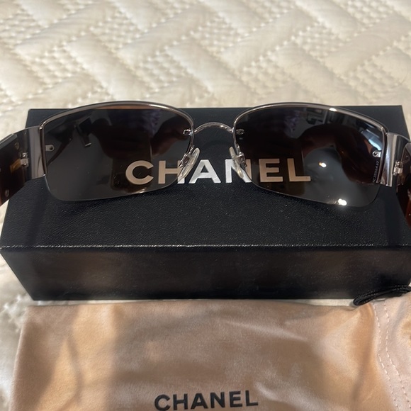 Authentic Chanel Sunglasses (See all pics for details ) - Picture 4 of 10